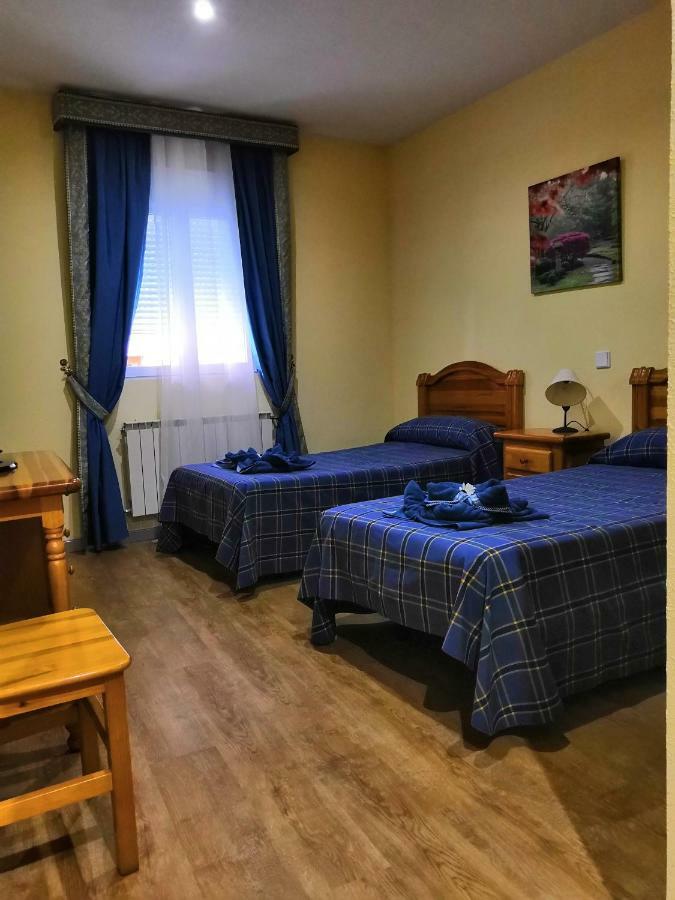 Hostal Restaurante El Chato El Barraco Zimmer foto